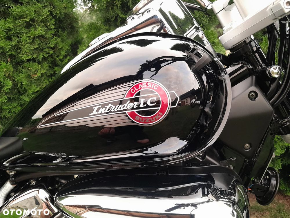 Suzuki Intruder - 8