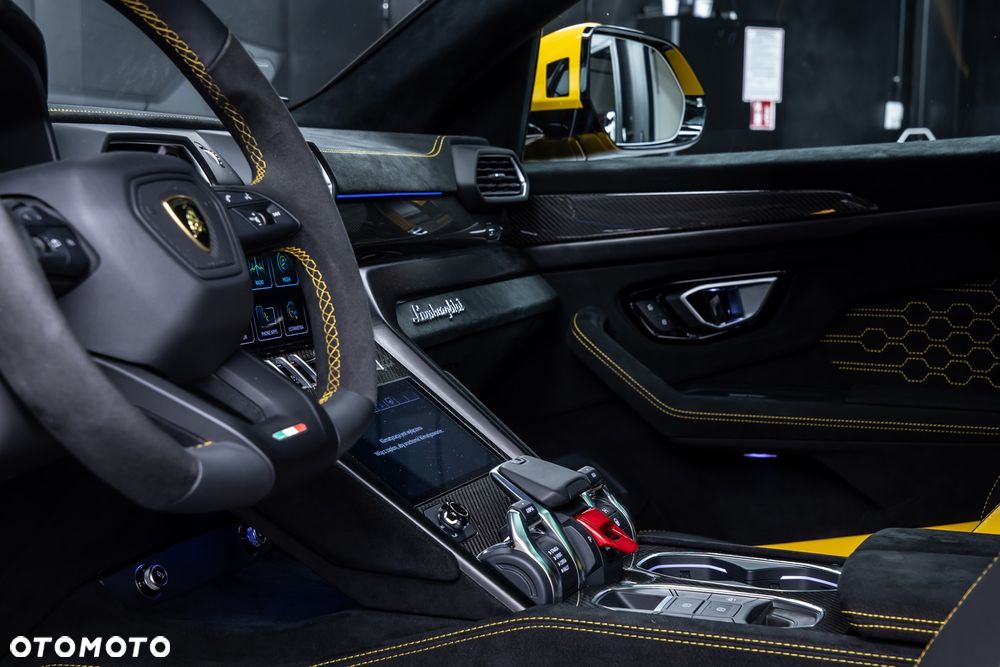 Lamborghini Urus - 18