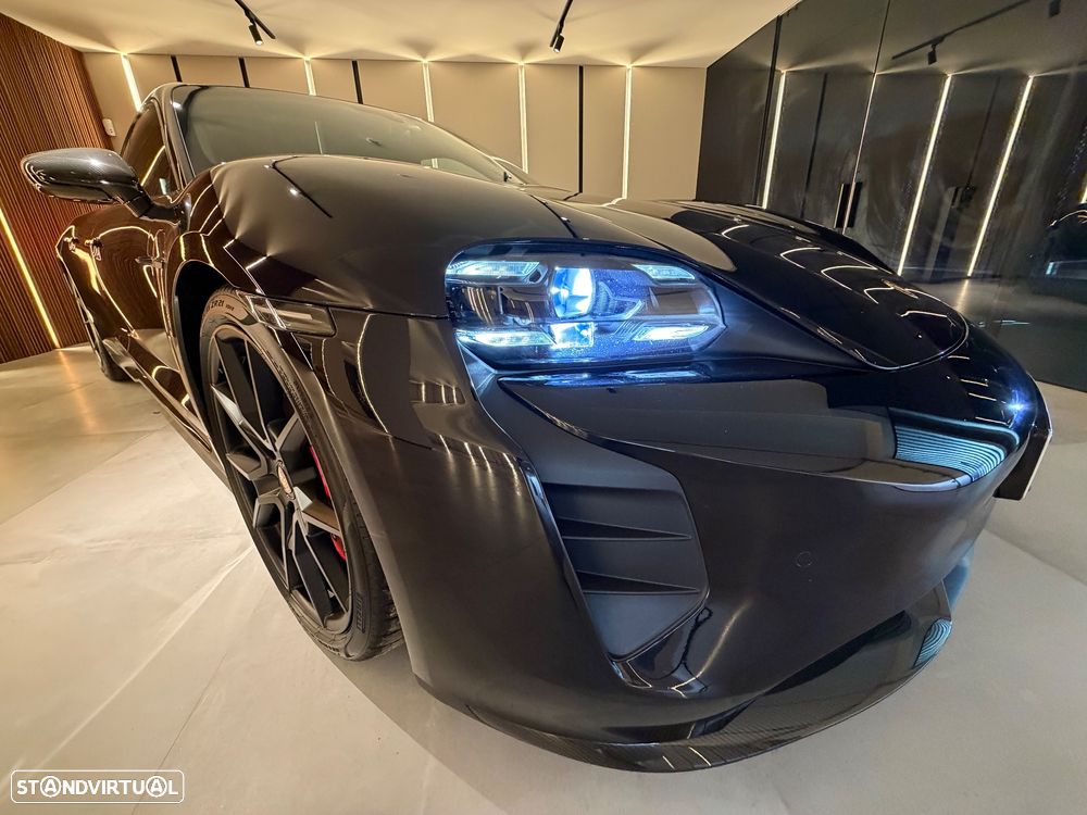 Porsche Taycan GTS - 10