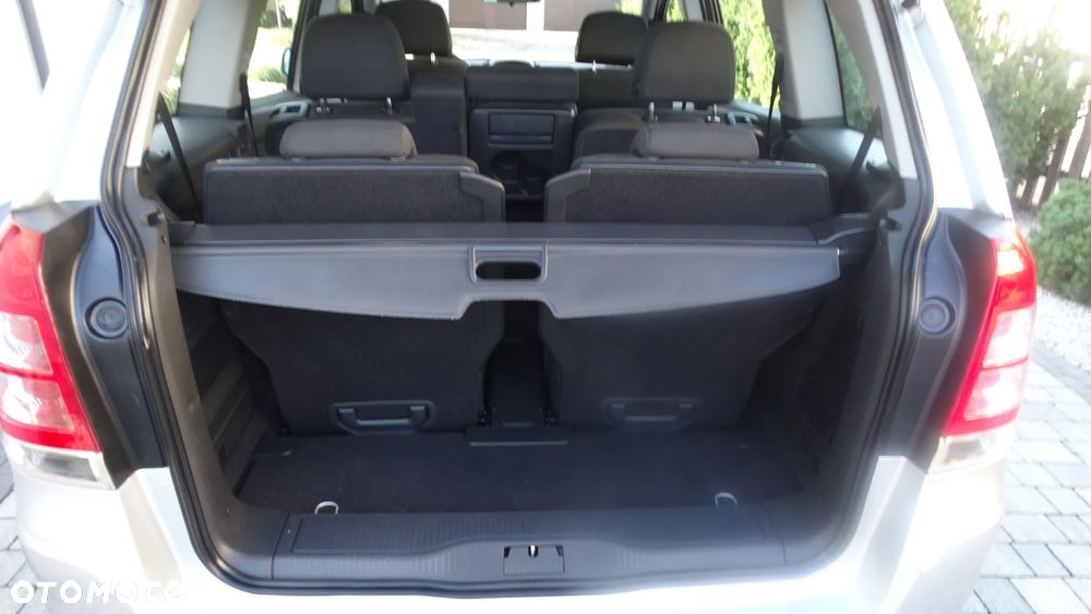 Opel Zafira 1.8 Essentia - 10