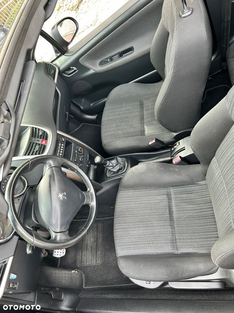 Peugeot 207 - 8
