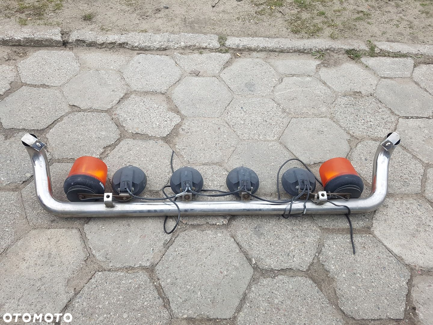 ORUROWANIE DACHU DACHOWE HALOGENY KOGUTY DAF XF 106 EURO 6 KABINA SPACE CAB - 4
