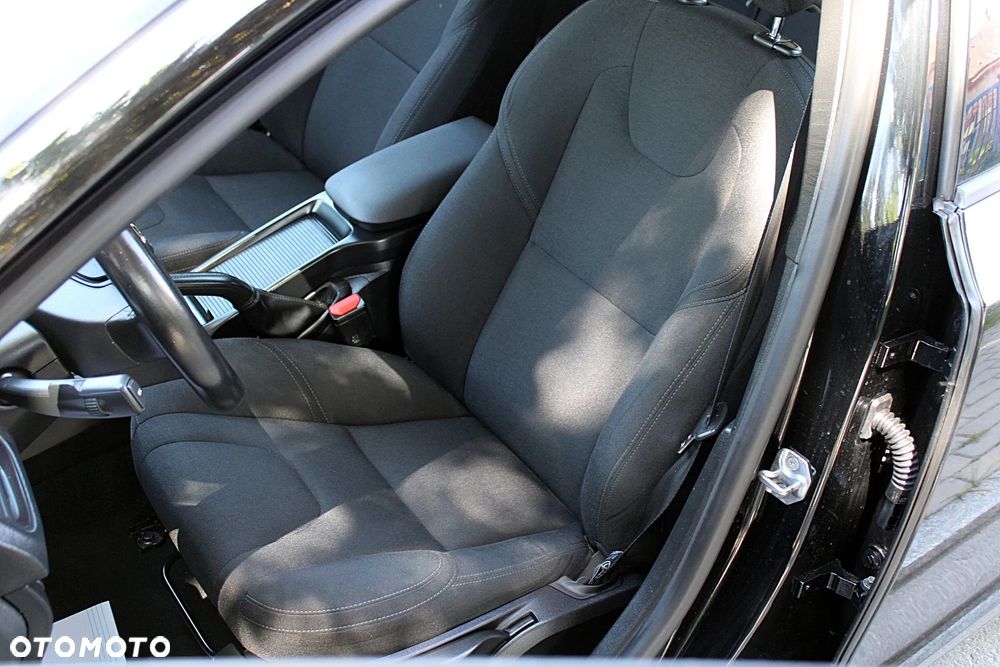Volvo V40 - 23