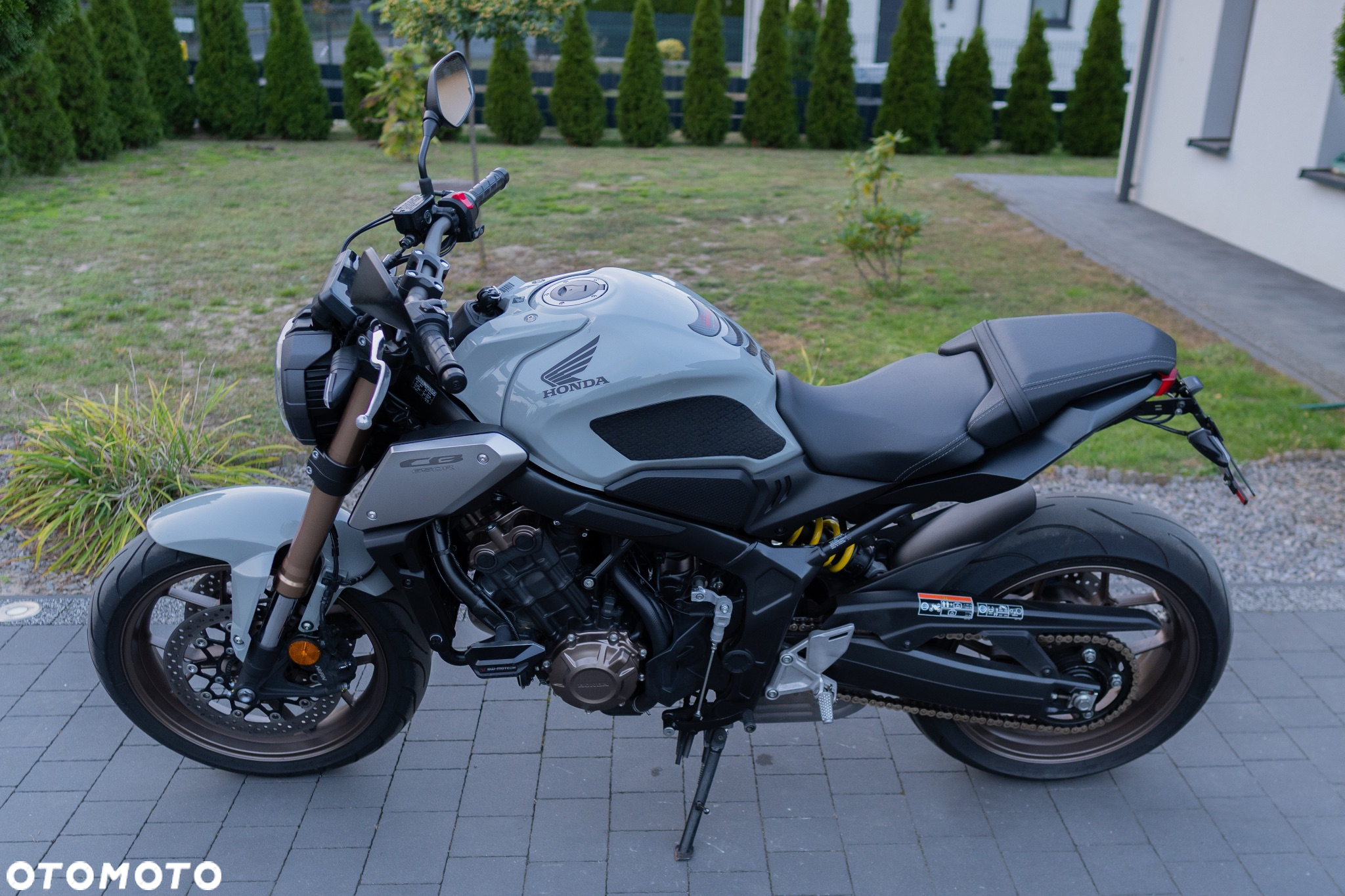Honda CB - 8