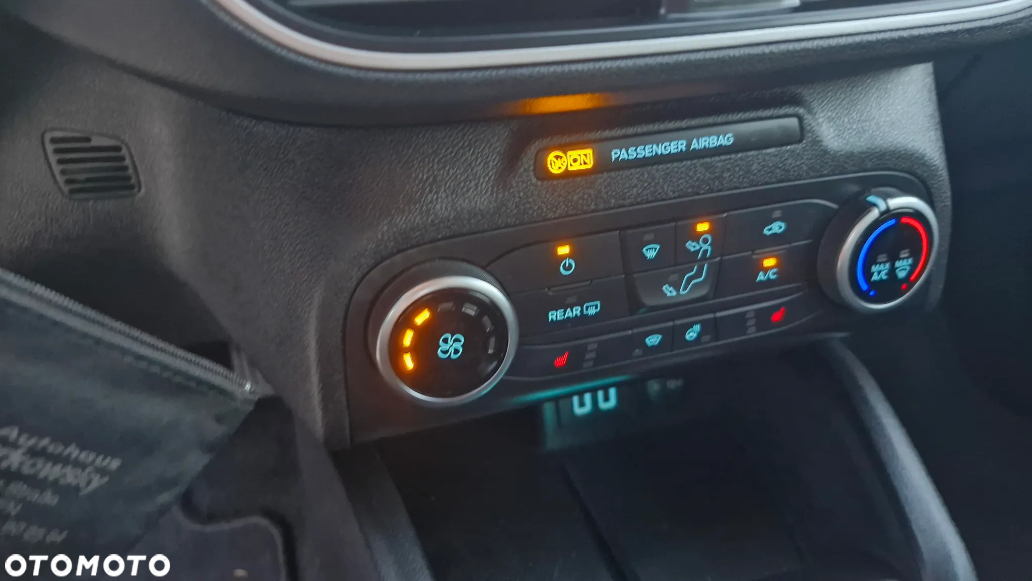 Ford Focus 1.0 EcoBoost Titanium X - 13