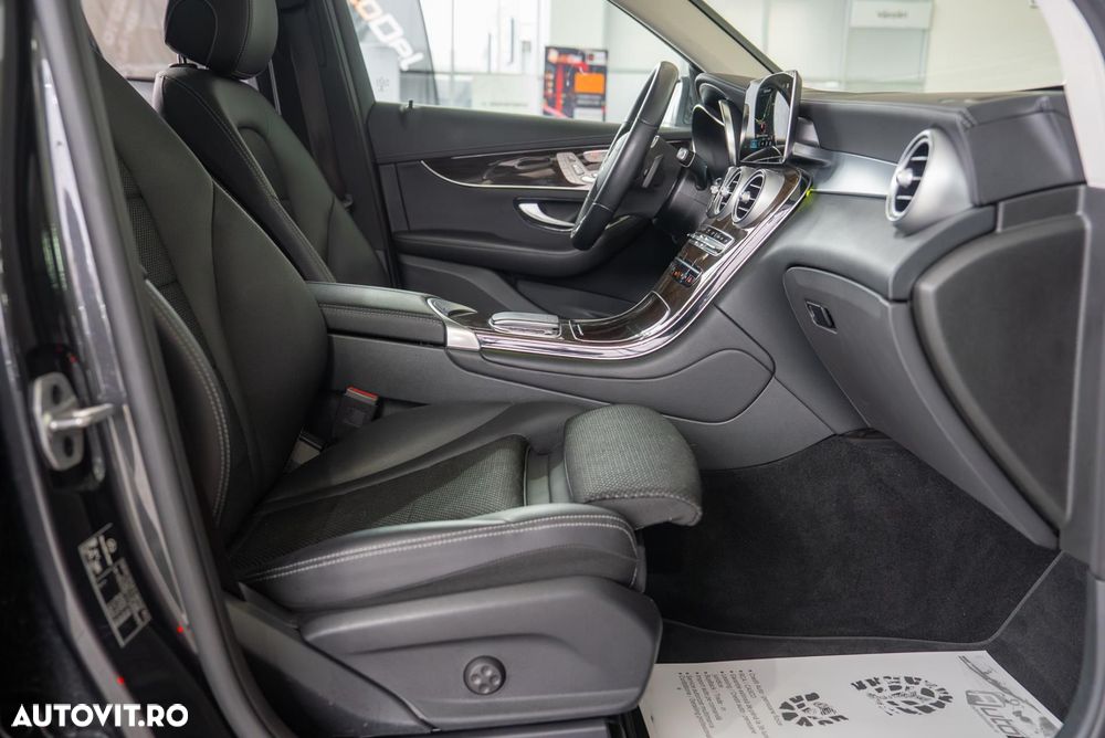 Mercedes-Benz GLC - 12