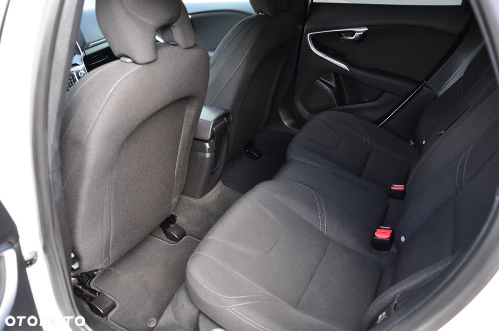 Volvo V40 D2 Momentum - 26