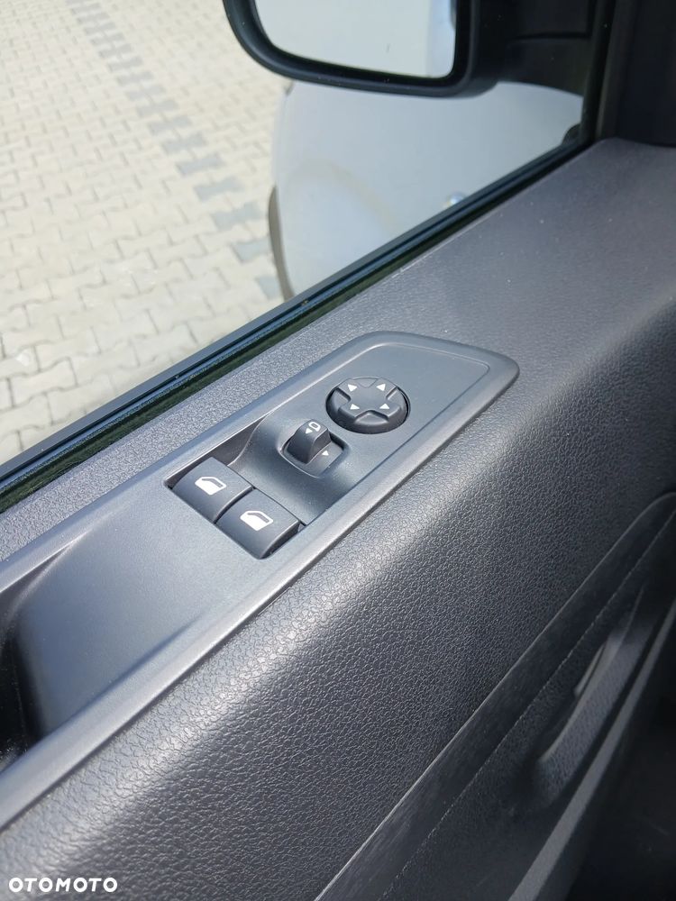 Opel Vivaro - 29