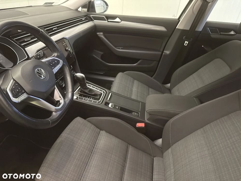 Volkswagen Passat 2.0 TDI EVO Business DSG - 11