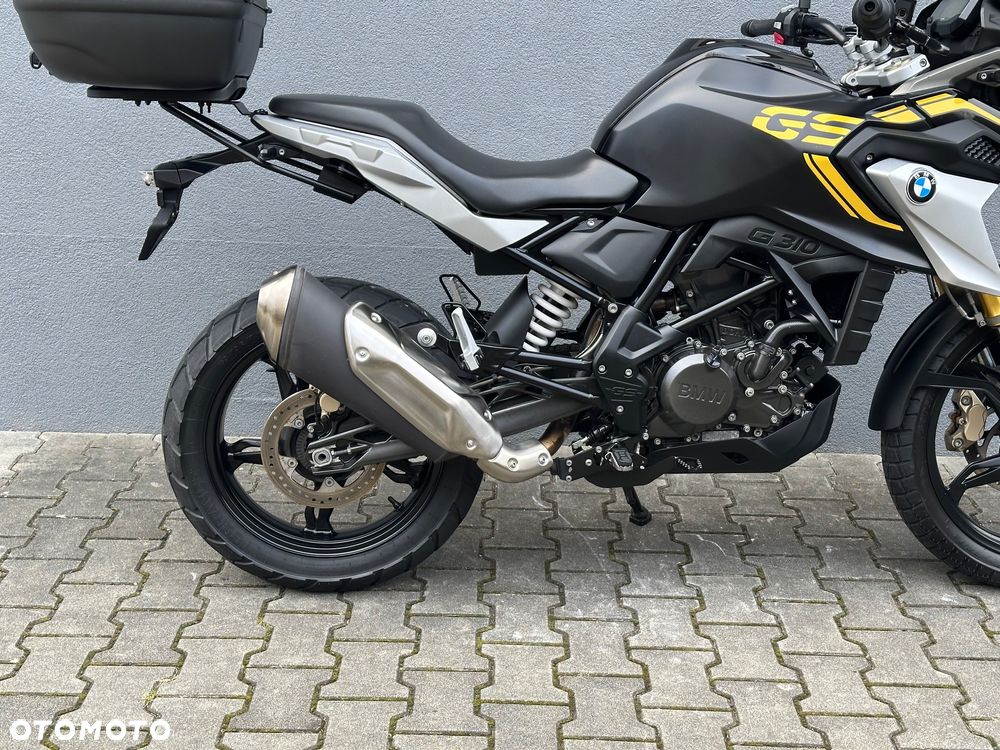 BMW G - 9