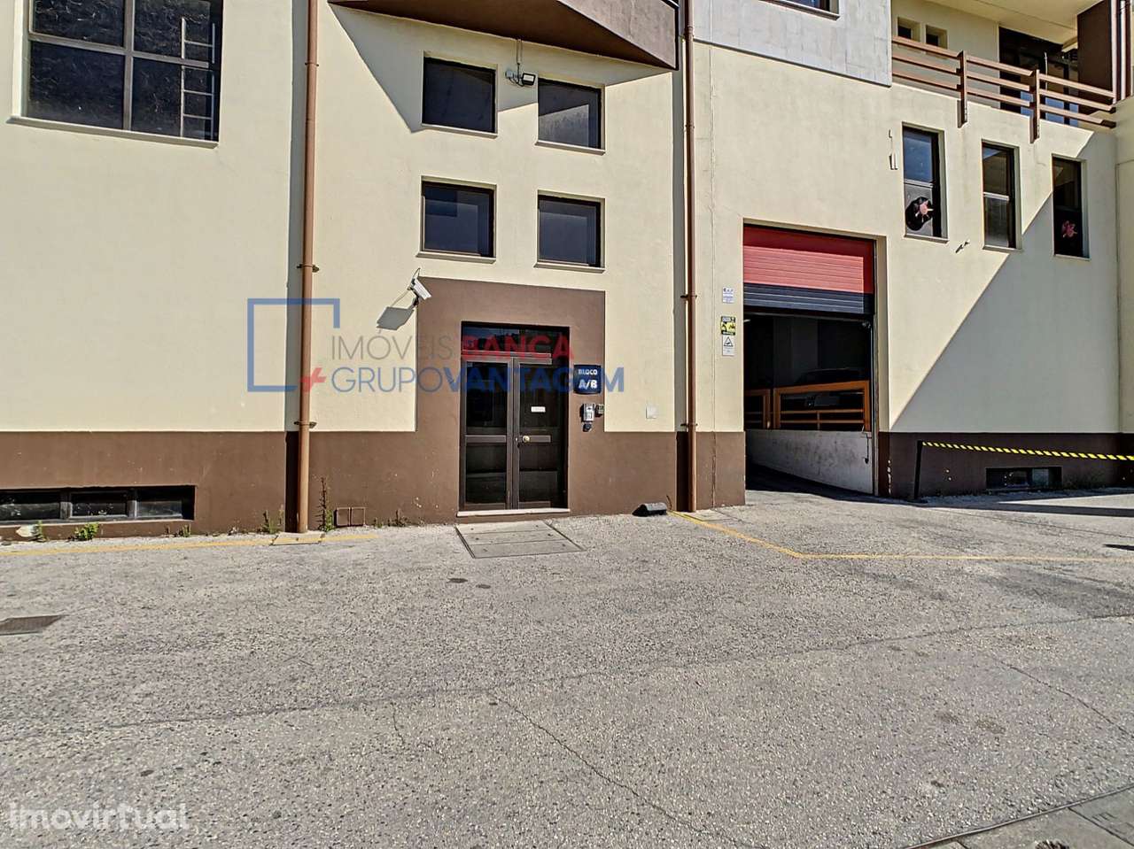 Escritório com 300m2 em Condomínio Fechado com Segurança 24 horas e... - Grande imagem: 3/23