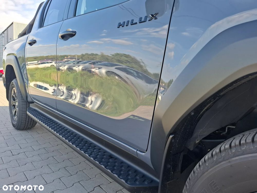 Toyota Hilux 2.8 D-4D mHEV Double Cab Invincible 4x4 - 11