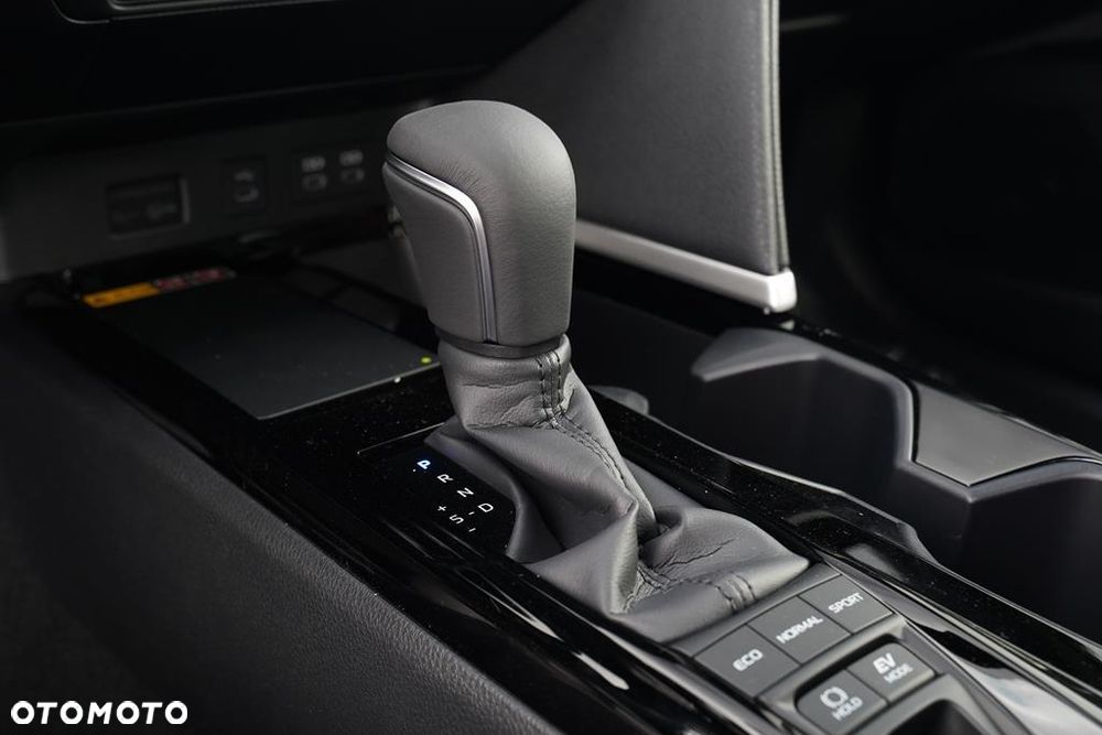 Toyota Camry 2.5 Hybrid Dynamic Force Comfort e-CVT - 23