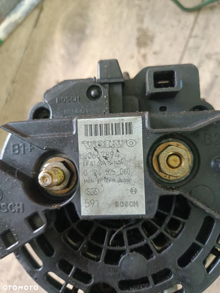 Alternator Volvo V70 XC90 c30 2.4 D 30667894 0124525060 - 2
