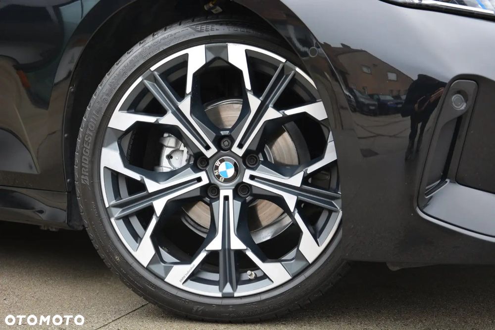 BMW Seria 3 330d xDrive mHEV M Sport - 8