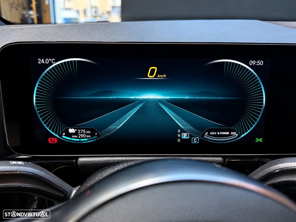 Mercedes-Benz EQA 300 4Matic AMG Line - 40