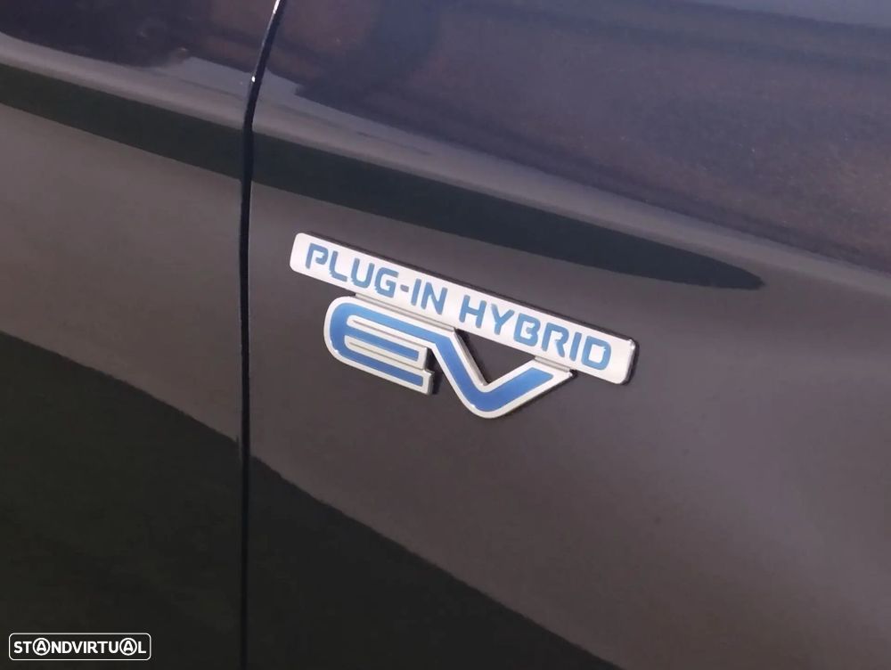 Mitsubishi Outlander - 25