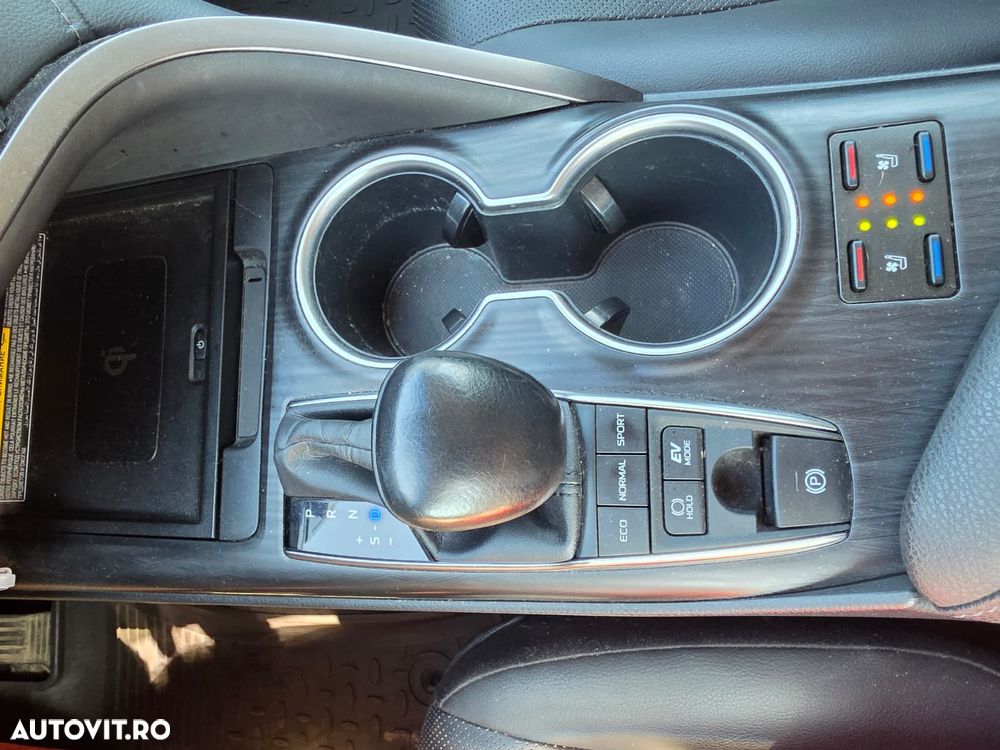 Toyota Camry 2.5 Exclusive - 29