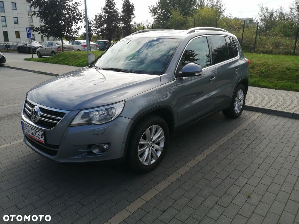 Volkswagen Tiguan - 1