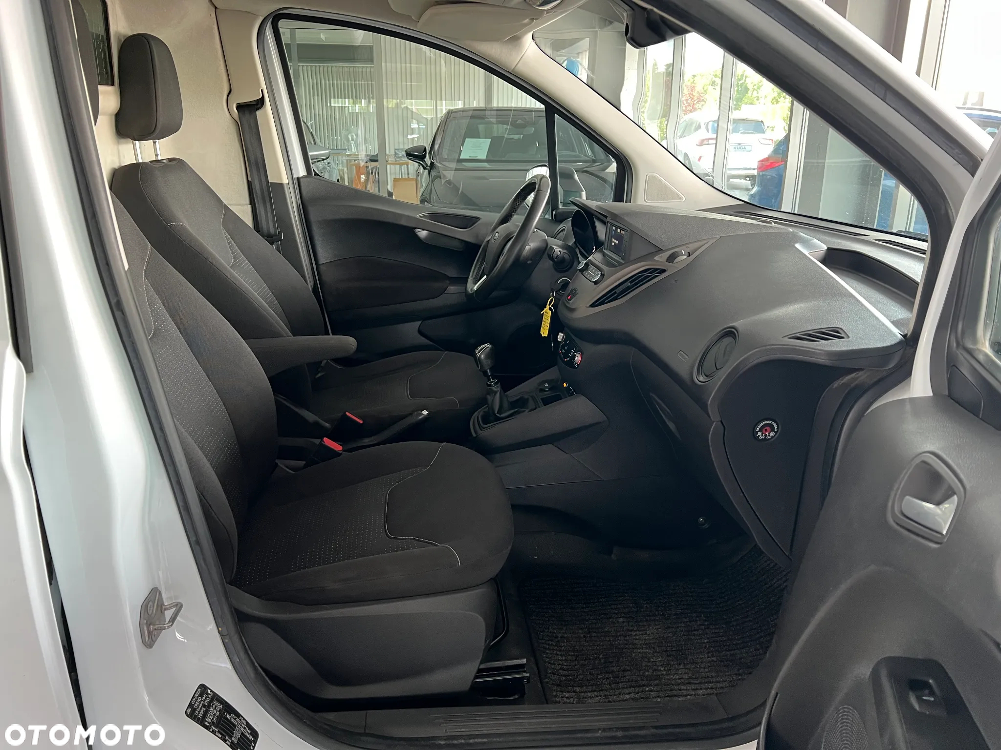 Ford Courier - 31