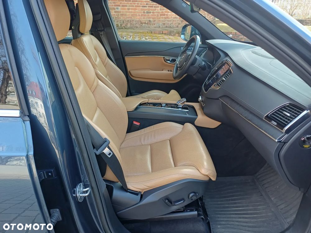 Volvo XC 90 B5 D AWD Plus Bright - 21