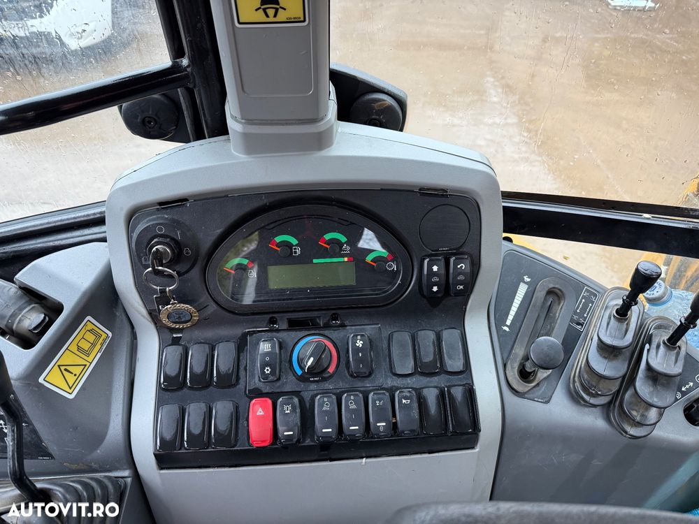 Caterpillar 428F2 - 6