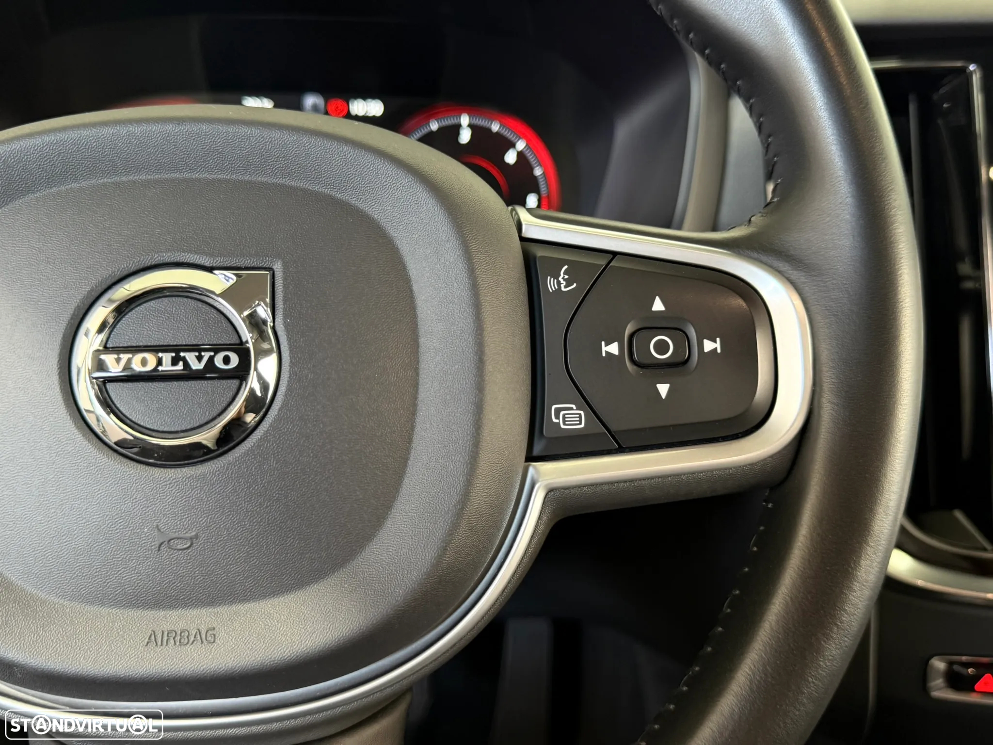 Volvo V60 2.0 D3 Momentum - 23