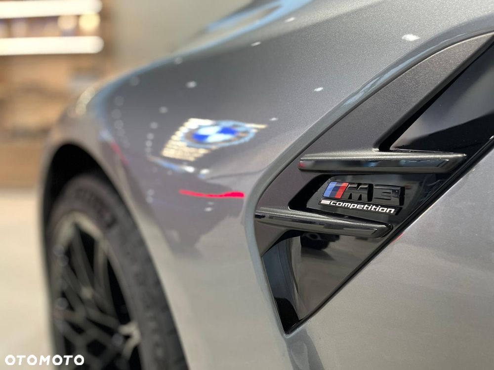 BMW M3 Competition M xDrive - 12