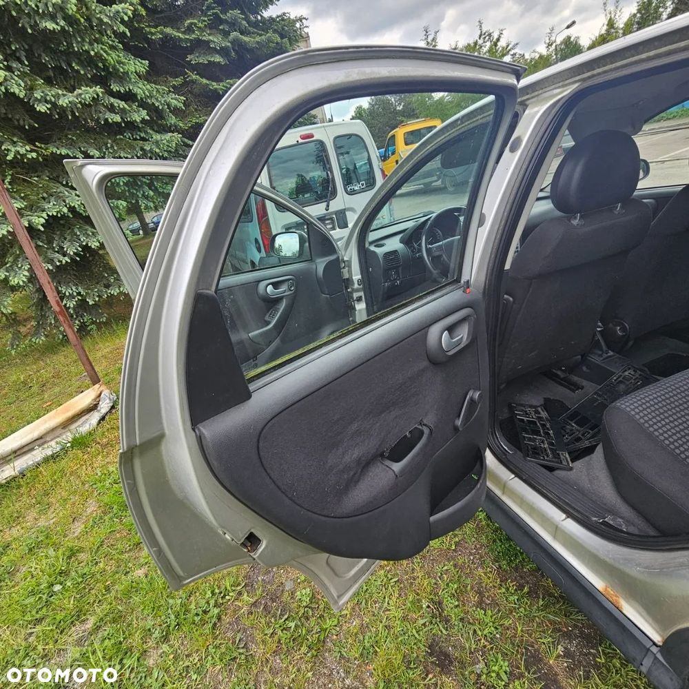 Opel Corsa C (kod lak Z157) - 15