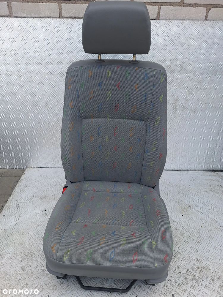 FOTEL LEWY PRZÓD KIEROWCY  VW TRANSPORTER T5 CARAVELLE - 1