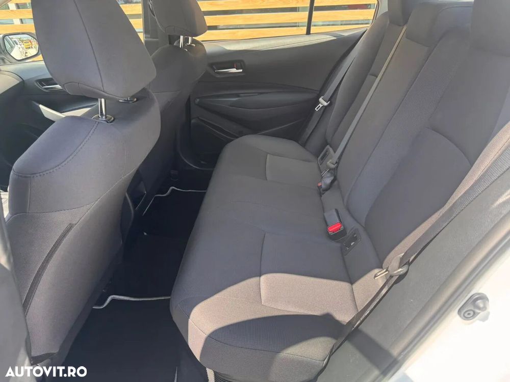 Toyota Corolla - 15