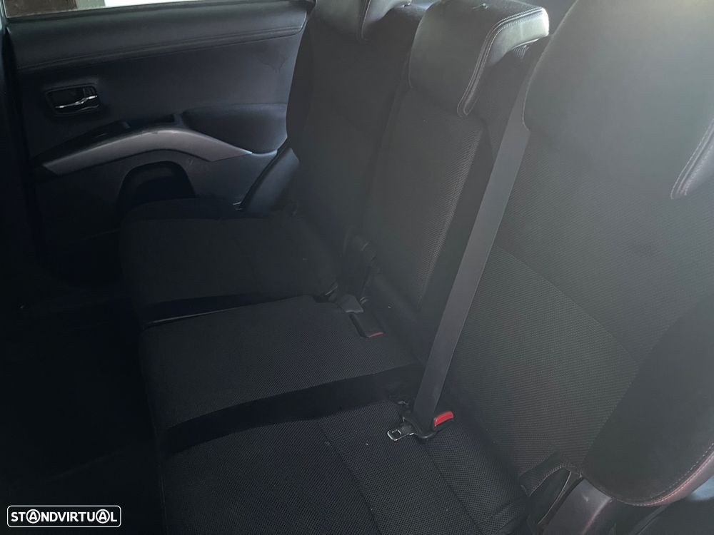 Mitsubishi Outlander 2.2 DI-D Instyle - 11