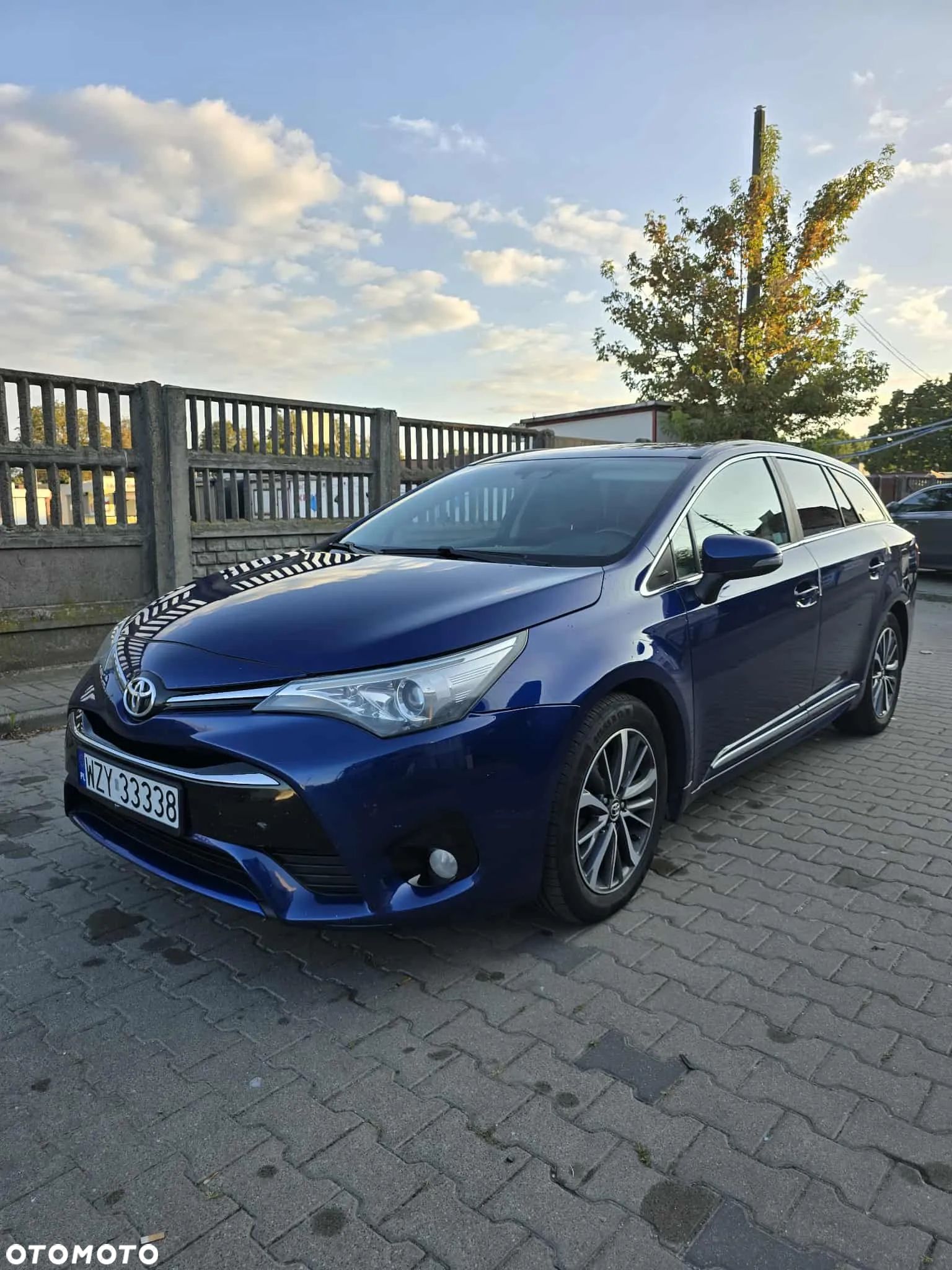 Toyota Avensis - 1