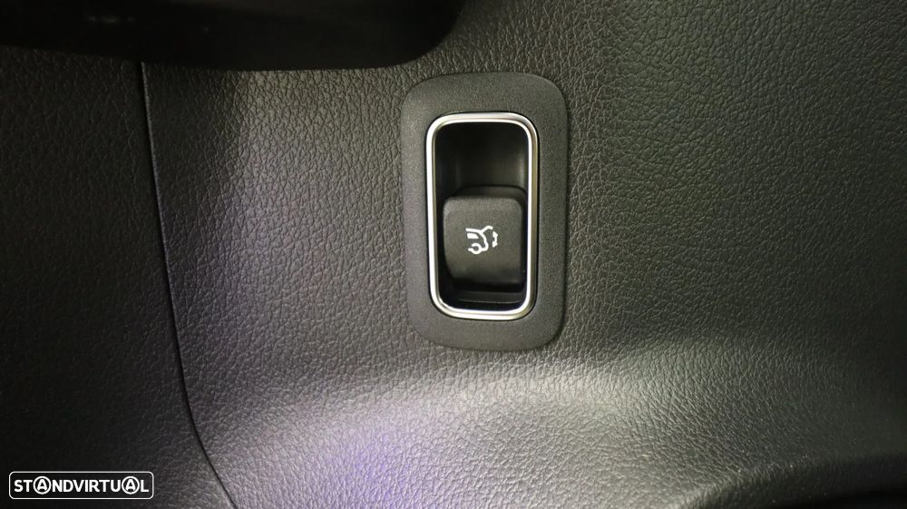 Mercedes-Benz GLA 200 d AMG Line - 26