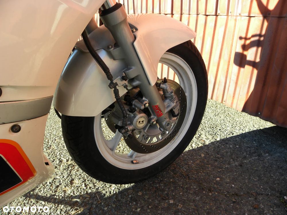 Kawasaki GPZ - 15