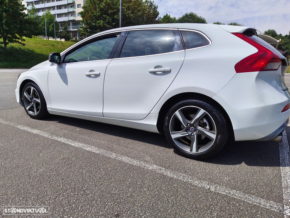 Volvo V40 D2 R Design - 3