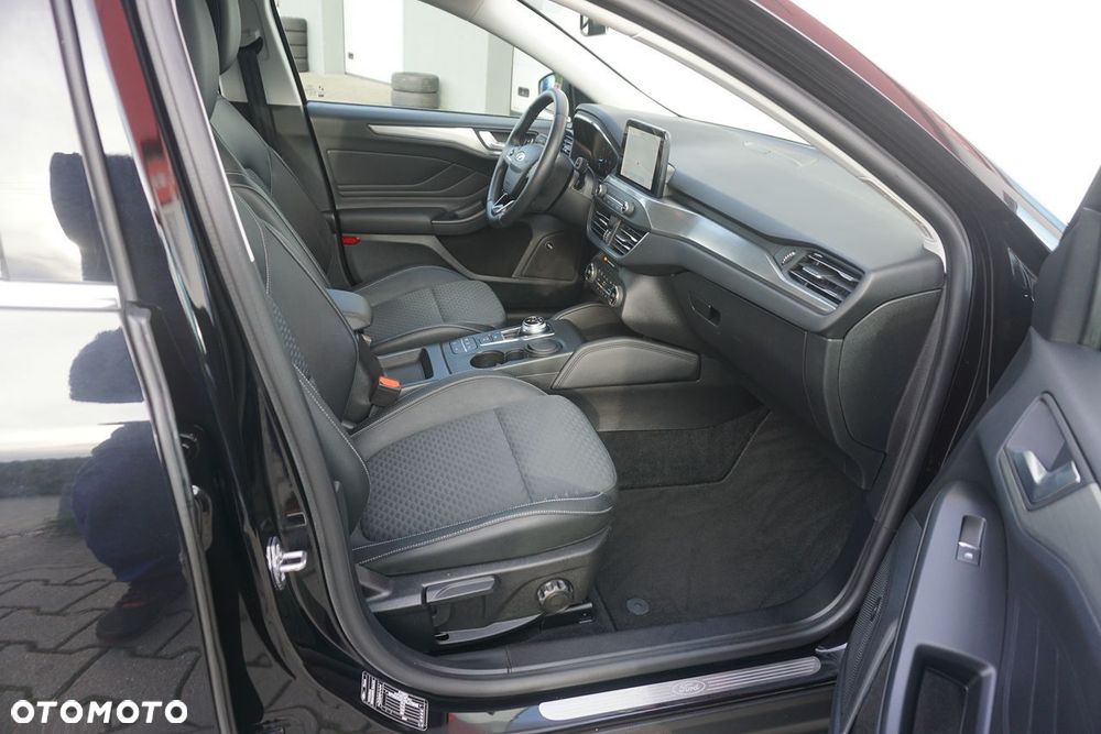 Ford Focus 1.5 EcoBlue Start-Stopp-System TITANIUM - 20