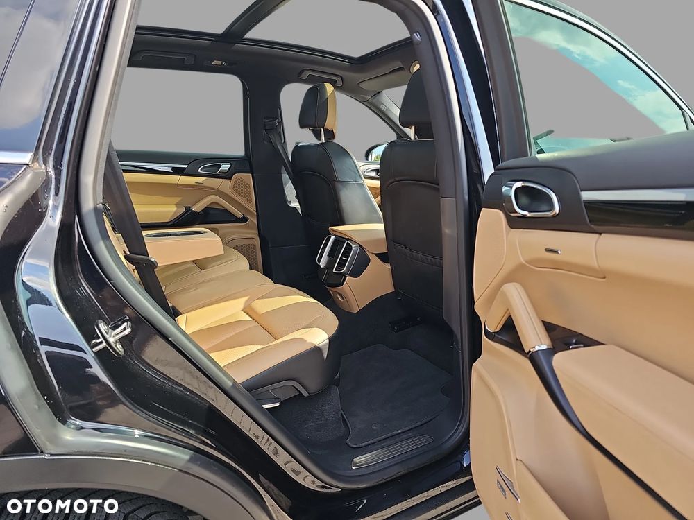 Porsche Cayenne - 13