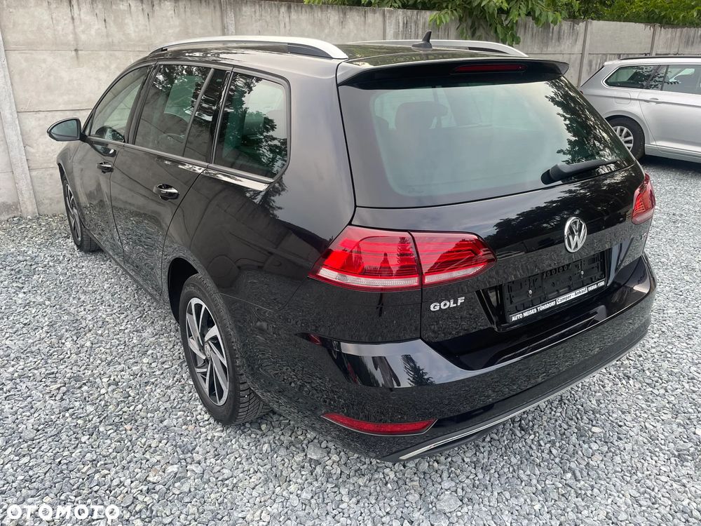 Volkswagen Golf - 6