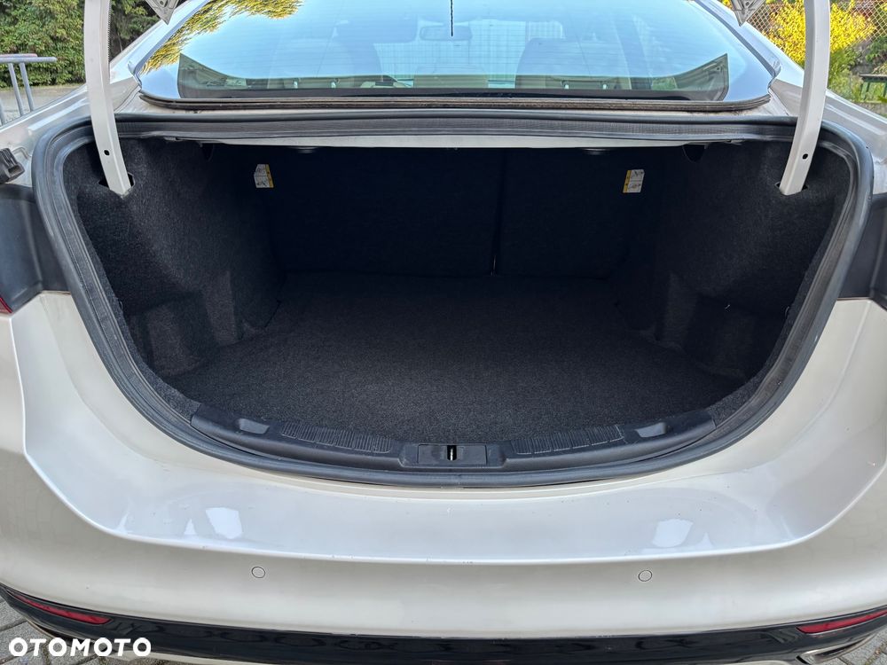Ford Fusion 2.0 EcoBoost Titanium - 23