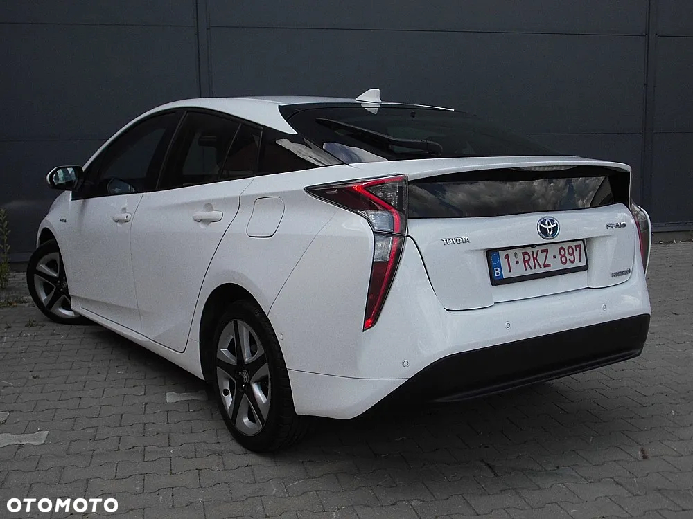 Toyota Prius 1.8 HSD Active - 11