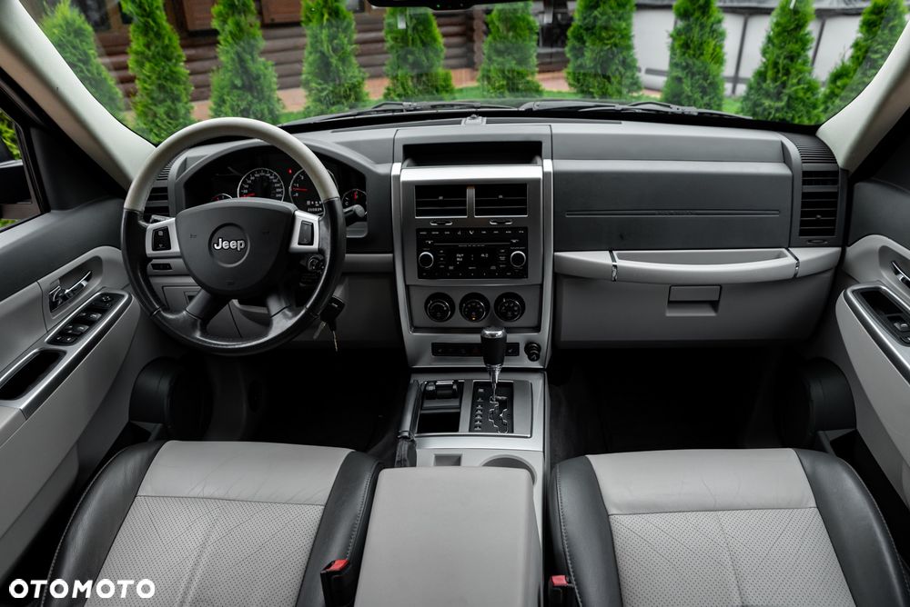 Jeep Cherokee - 26