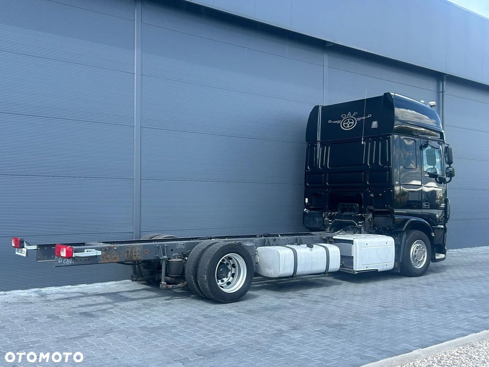 DAF XF 106.460 MEGA LOW DECK RAMA Pomoc drogowa laweta **cały na poduszkach** - 6