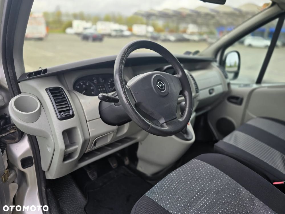 Opel Vivaro - 11