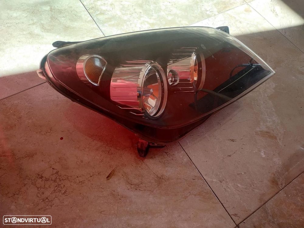 FAROL DIREITO OPEL ASTRA H GTC 2007 - - 3