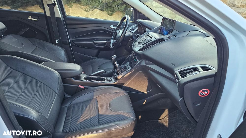 Ford Kuga 1.6 EcoBoost Start Stop 2WD Titanium - 14