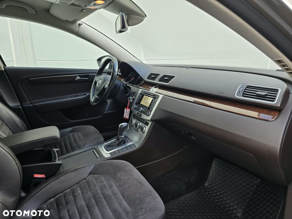 Volkswagen Passat 1.8 TSI DSG Highline - 25