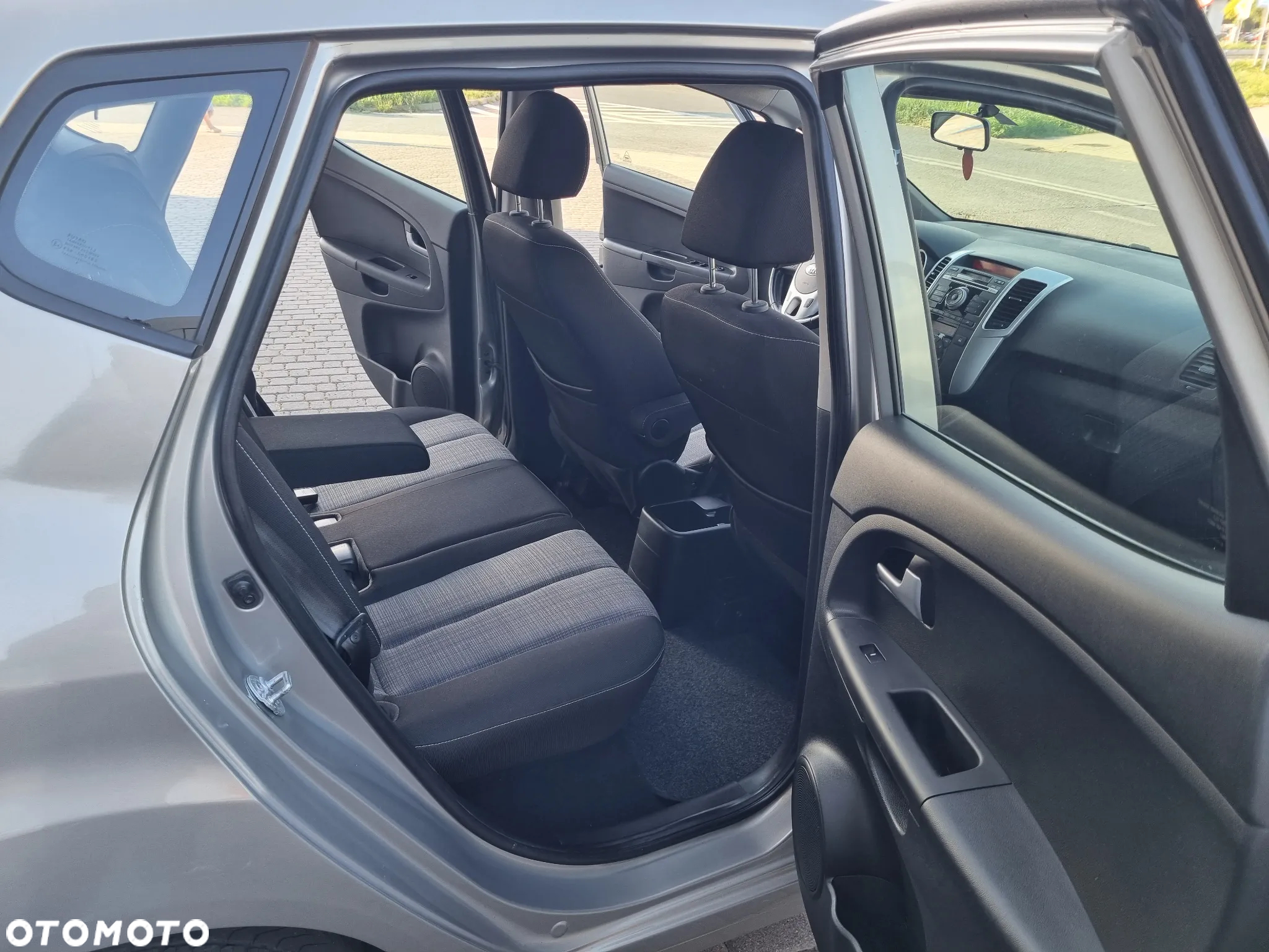 Kia Venga 1.4 CRDi 90 ISG Spirit - 8