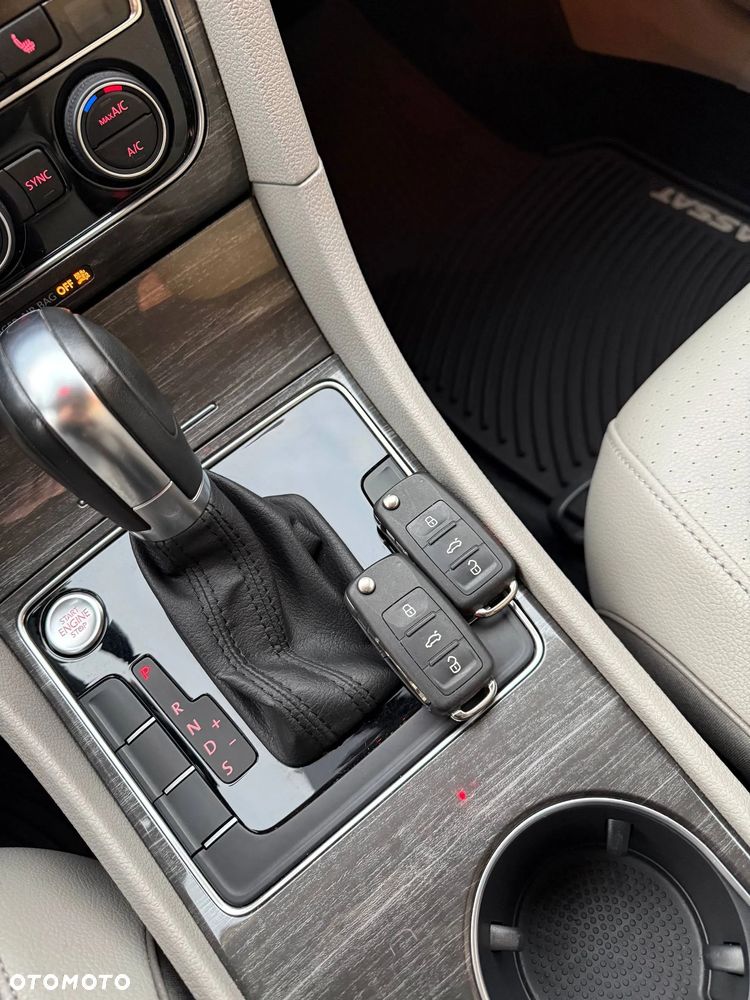 Volkswagen Passat 1.8 TSI (BlueMotion Technology) DSG Highline - 17