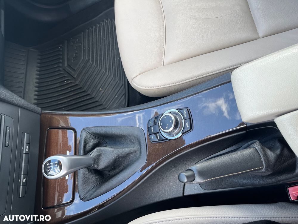 BMW Seria 3 320d - 24